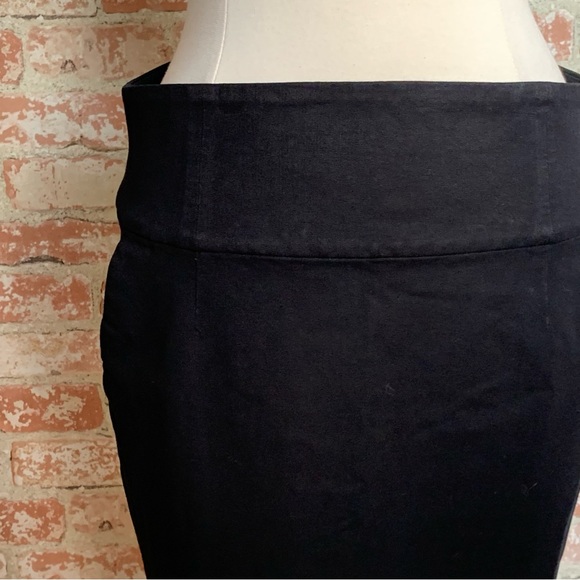 BANANA REPUBLIC Black Stretch Skirt Size 14 Pockets - Picture 2 of 9